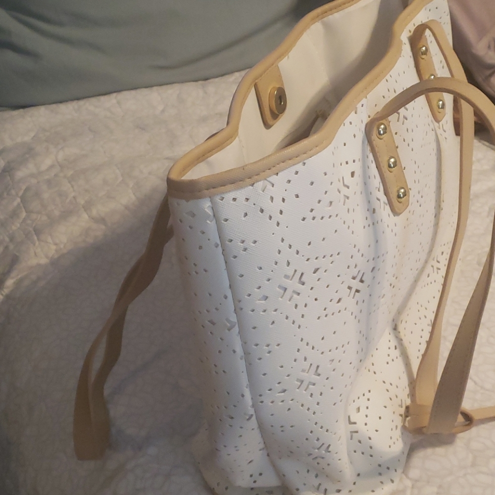 Purse - Picture 2 of 4